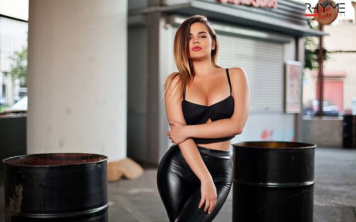 Book Girl for Night in Pakistan — low-key indoor scene for discreet plans — booking in Pakistan (Lahore, Islamabad, Karachi & more) — gallery 1/15 — asset 6